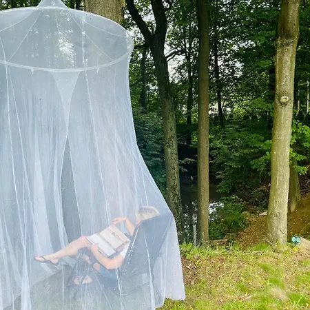 Romantyczna Alojamento de Turismo Selvagem Pisarzowice (Bielsko)