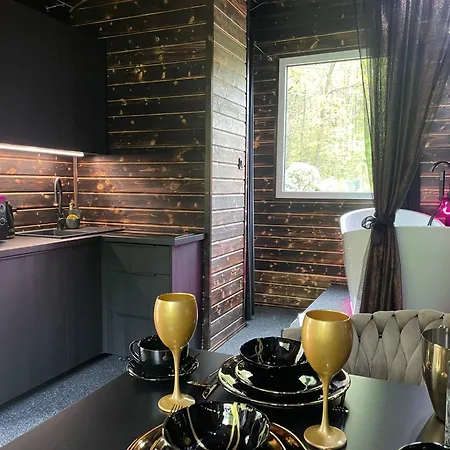 Romantyczna Alojamento de Turismo Selvagem Pisarzowice (Bielsko)